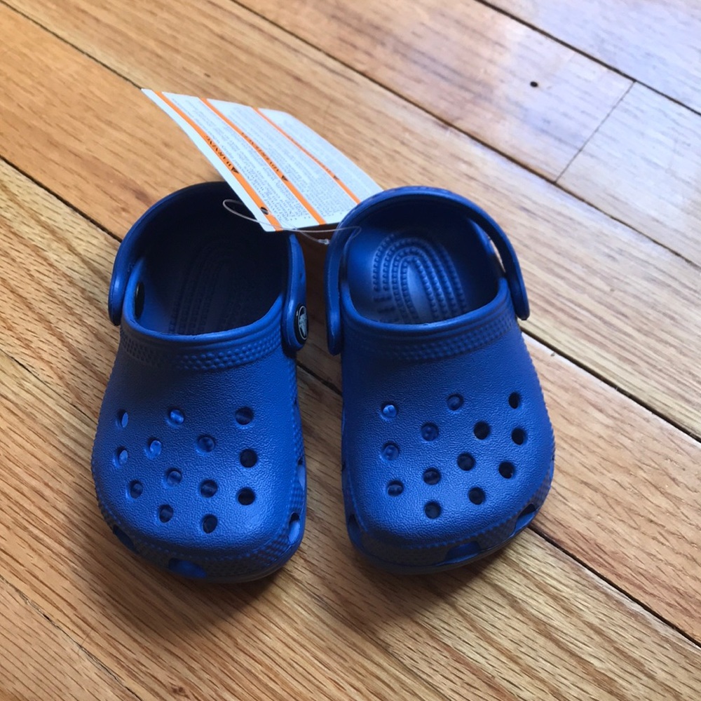 NWT Crocs Toddler 2/3 Blue
